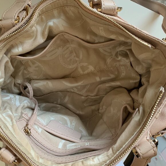 Michael Kors Beige Crossbody hobo bag - Picture 6 of 8